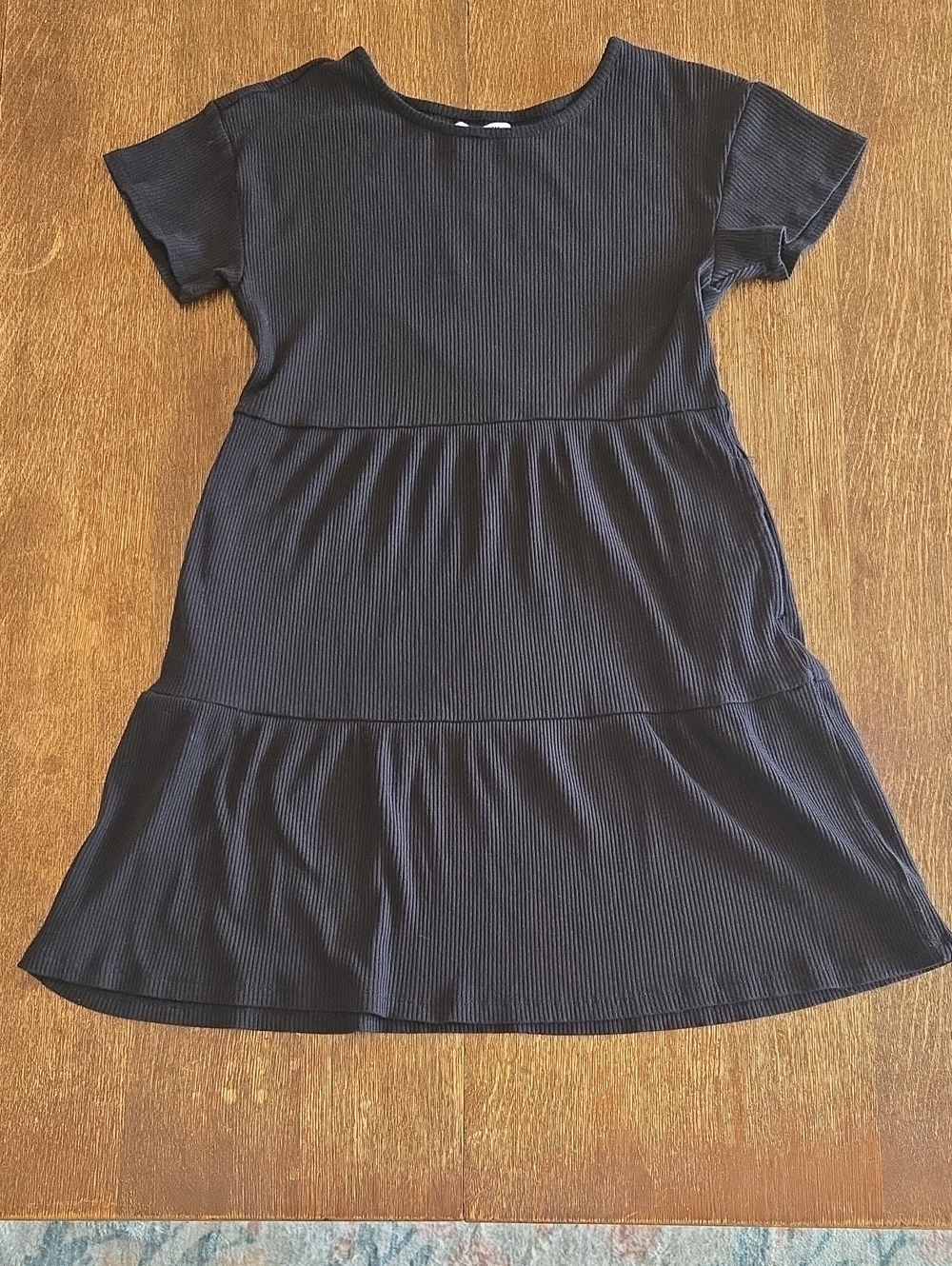 Old Navy Short-Sleeve Rib-Knit Tiered Swing Dress in Black, Girls Size XL 14-16